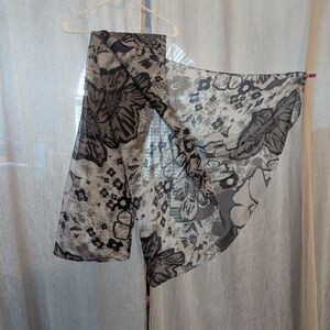 Floral Sheer Scarf in Black and Gray